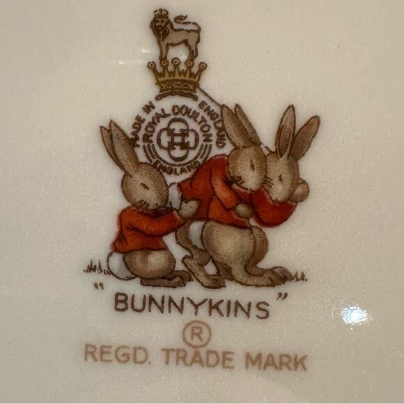 Royal Doulton Bunnykins 8" Plate - Picture 3 of 4